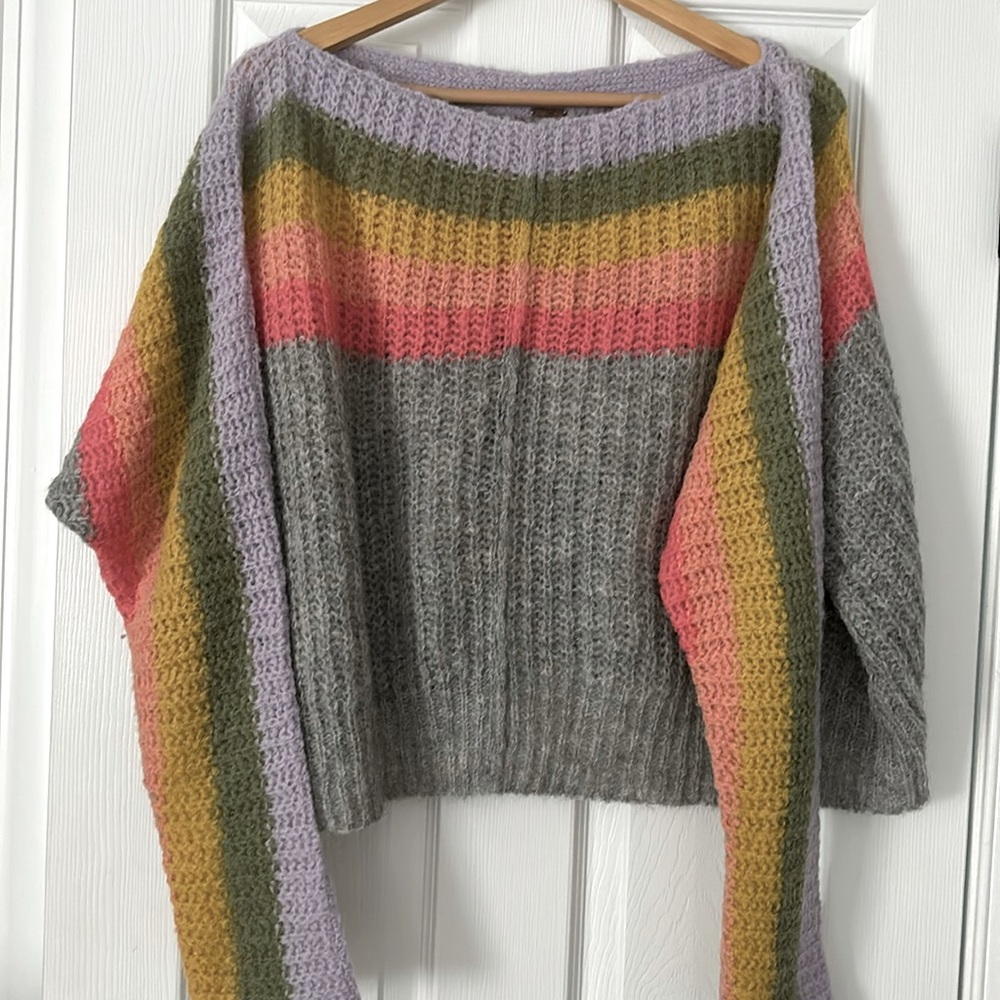 Free People cropped sweater. Size XS.